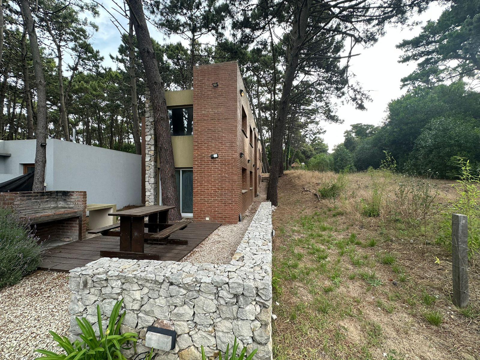 Dos Casas en Una - Calle 39 entre Punta del Este y Copacabana